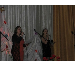 Привітання гостей на святковому концерті, присвяченому святкуванню міжнародного жіночого дня в Сватове 2013 рік