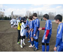 Командні привітання на міжнародному турнірі з футболу серед дітей в місті Сватове 2013рік