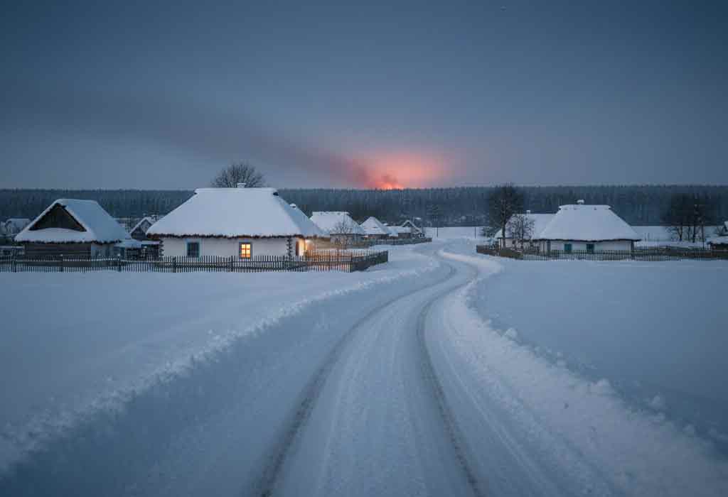 Зимовий Райгородськ, засніжена дорога до хати