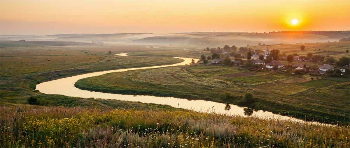 Краєвид Райгородського краю: степ, річка і туман