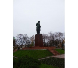 Памятник Тарасу Шевченку в Киеві восени