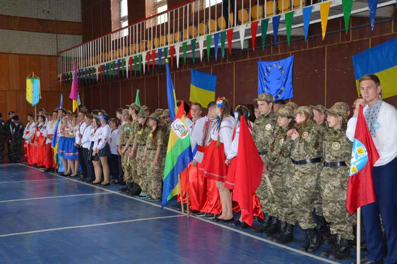 Відбувся районний етап Всеукраїнської дитячо-юнацької військово-патріотичної гри «Сокіл»(«Джура»).Під час урочистого відкриття.