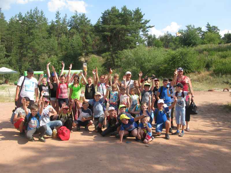 27 червня вихованці КЗ «Сватівський міський клуб культури та дозвілля» відпочивали у мотузковому парку «Фієста».