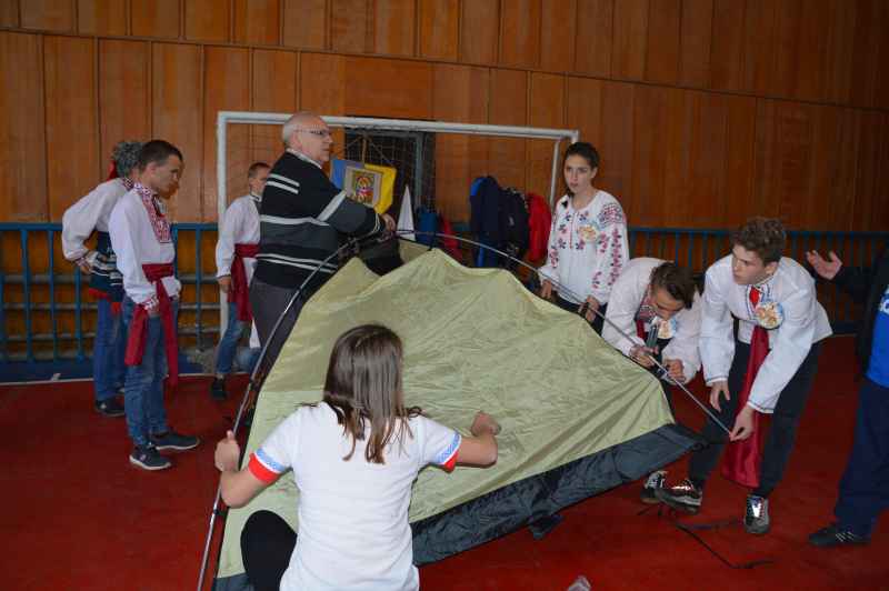 Відбувся районний етап Всеукраїнської дитячо-юнацької військово-патріотичної гри «Сокіл»(«Джура»). Встановлення туристичної палатки сучасного типу