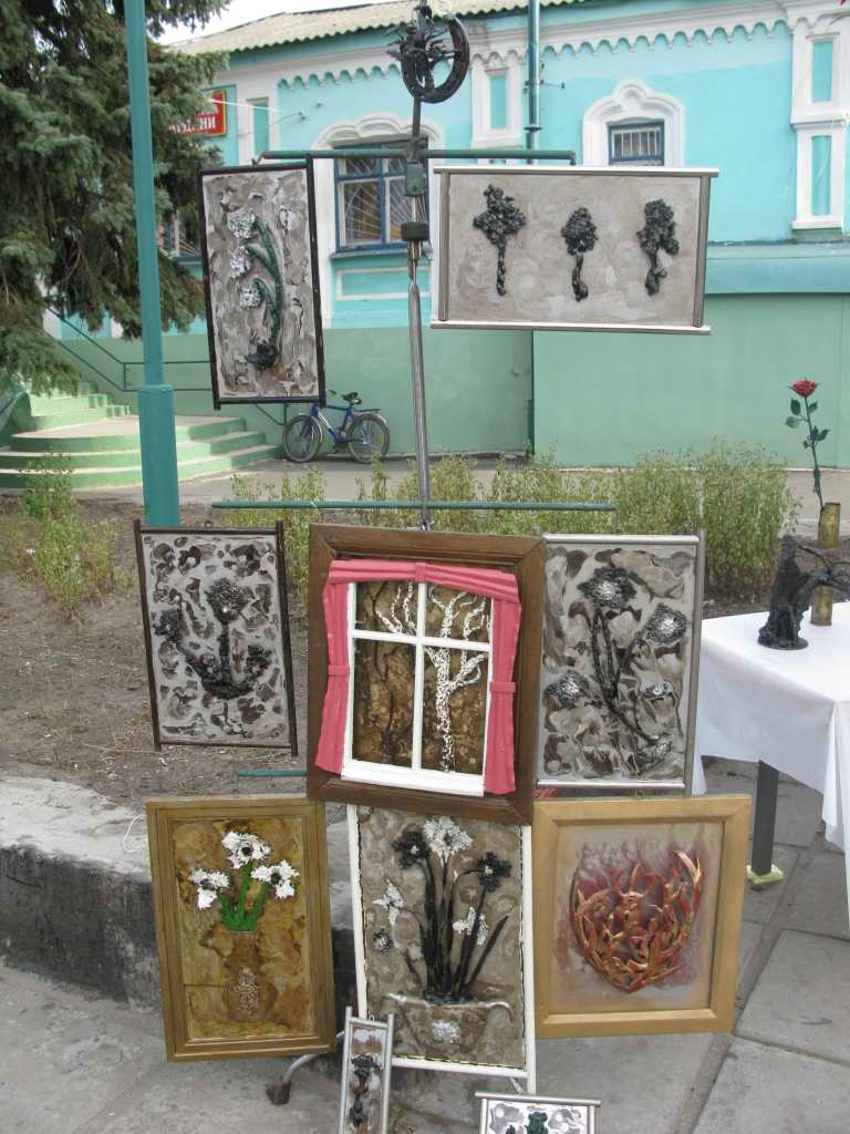 Выставка поделок народных умельцев на день города Сватово 2010