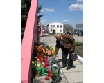 Митинг в честь 25 лет после Чернобыльской аварии. Покладание цветов в честь героического подвига ликвидаторов аварии на ЧАЕС (20)