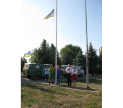 Підняття прапора на Футбольному матчі на стадіоні міського центру культури та дозвілля м. Сватове