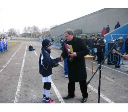 Награждение мером участников первого Международного турнира «Дружба» по футболу в Сватово