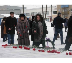 покладання квітів до Меморіалу слави в честь визволення Сватівщини від німецько-фашистських окуп.