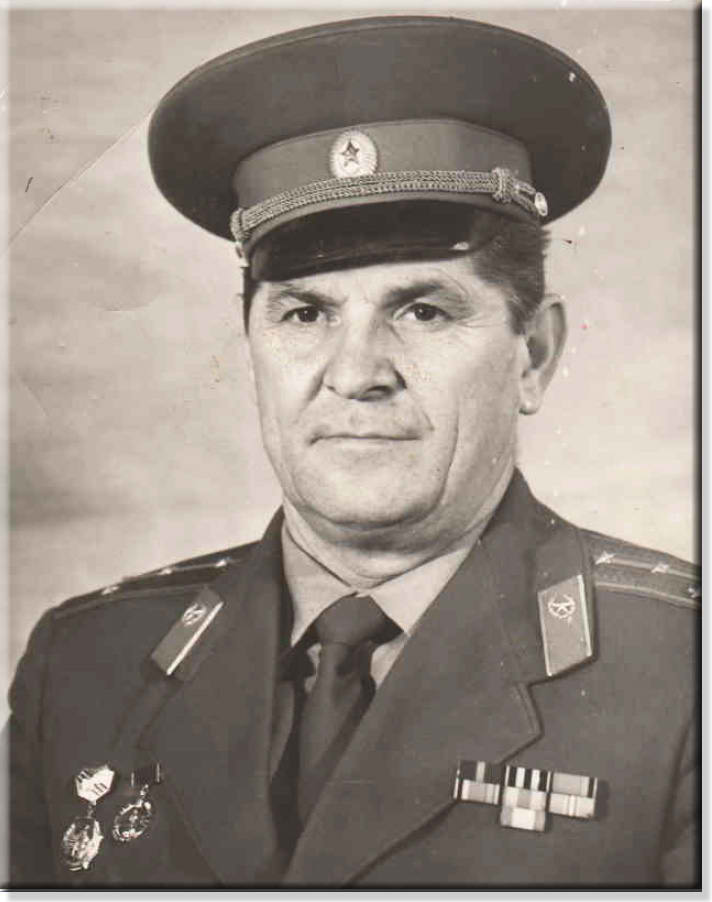 Радченко Сергій Сергійович народився у 1925 році в м. Сватове